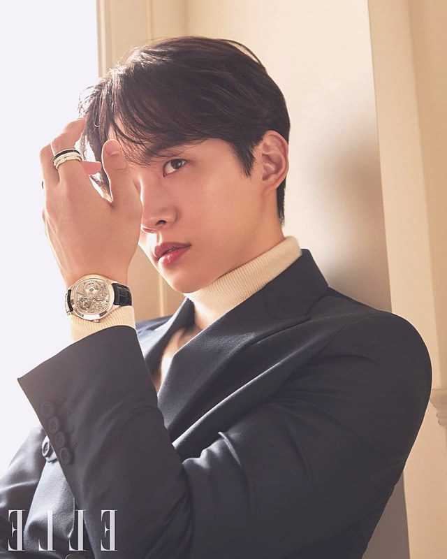 Lee Junho, don&#8217;t take pictures like this because you&#8217;re not going to marry me