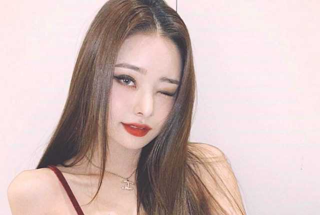Netizens made a list which items are fake or not that Freezia used before