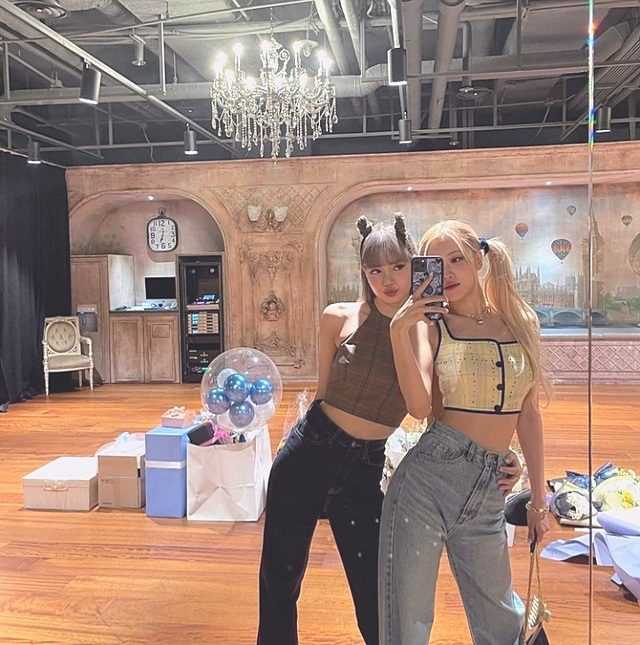 Netizens talk about their preferred BLACKPINK&#8217;s Instagram photos