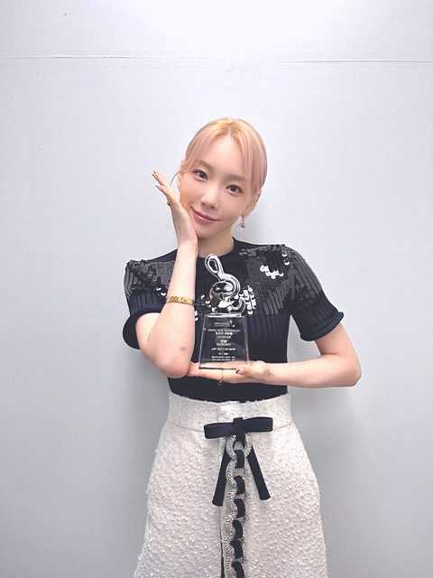 Taeyeon&#8217;s stage clothes