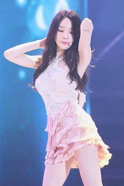 Taeyeon&#8217;s stage clothes