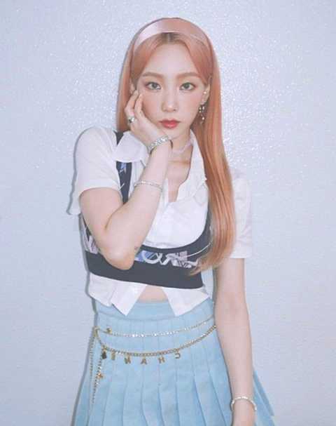 Taeyeon&#8217;s stage clothes