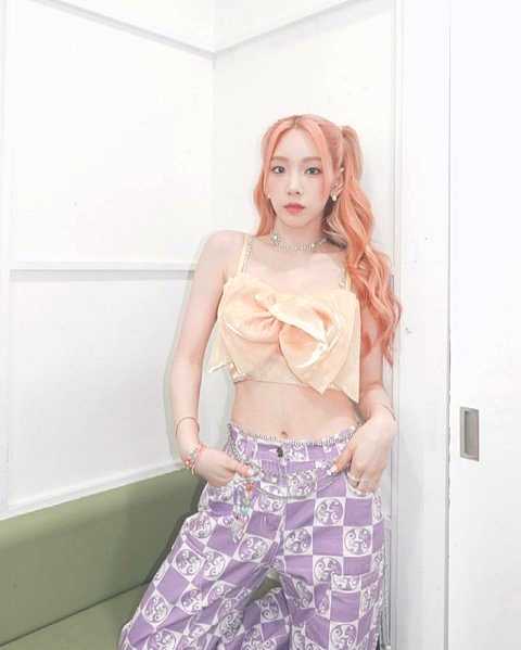 Taeyeon&#8217;s stage clothes