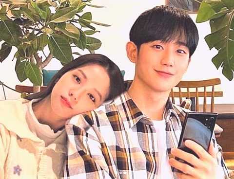 Aren&#8217;t Jung Haein &#038; Jisoo too close?