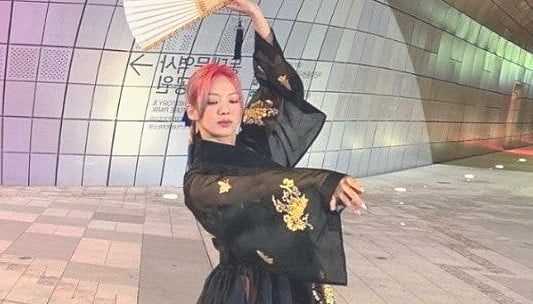 Hyoyeon shuts down Instagram comments section following negative comments from Chinese internet users for posting Hanbok