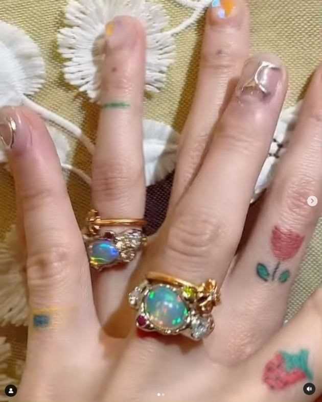 Hyuna ♥ Dawn&#8217;s wedding ring behind the scenes&#8230; &#8220;Seven diamonds + platinum + opal and a considerable amount of money&#8221;