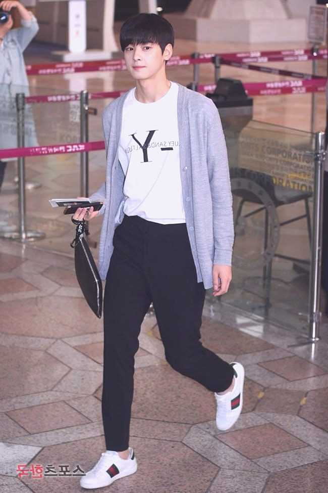 Idols that wearing cardigans are my ideal type.jpg