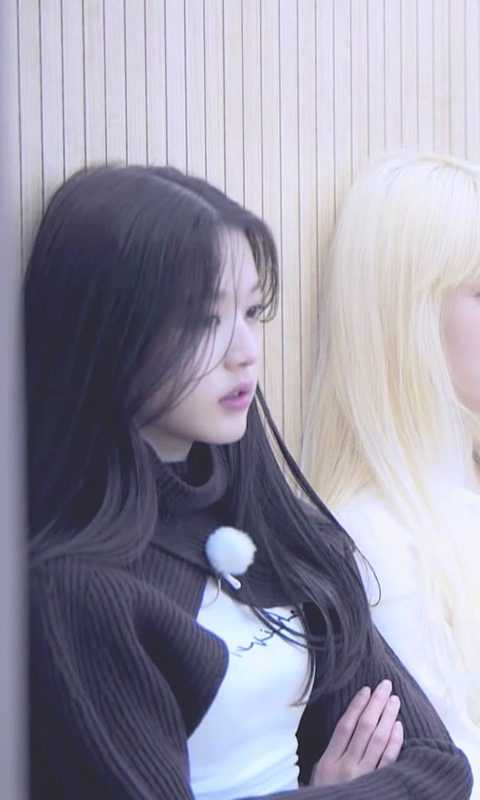 Jang wonyoung with light makeup  look so great!!
