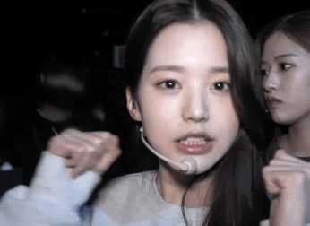 Jang wonyoung with light makeup  look so great!!