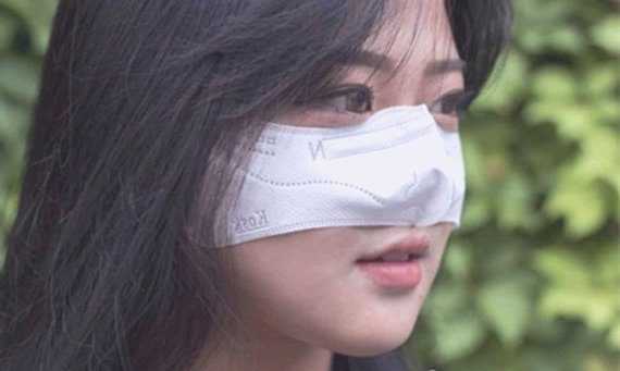 Koreans make a &#8216;nose mask&#8217; that is intended to be used in restaurants