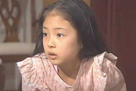 Lee Se Young said her parents made her debut because she was too pretty to risk of kidnapping