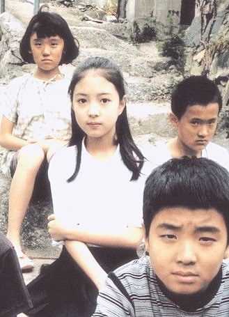 Lee Se Young said her parents made her debut because she was too pretty to risk of kidnapping