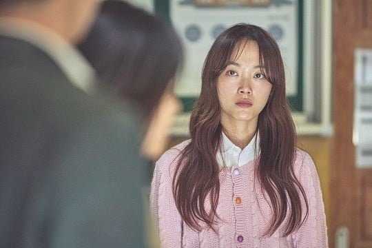 Lee Yoomi reveals her insecurities nearly led to plastic surgery before her debut