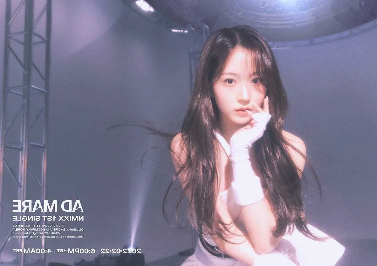 Nmixx 1st concept photo &#8216;N&#8217; Haewon Sullyoon