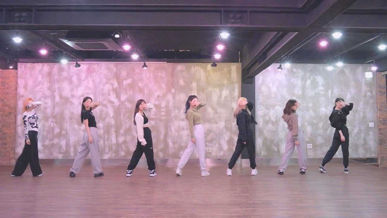 People are talking about GOT the beat&#8217;s members dancing abilities after watching  &#8216;Step Back&#8217; Dance Practice