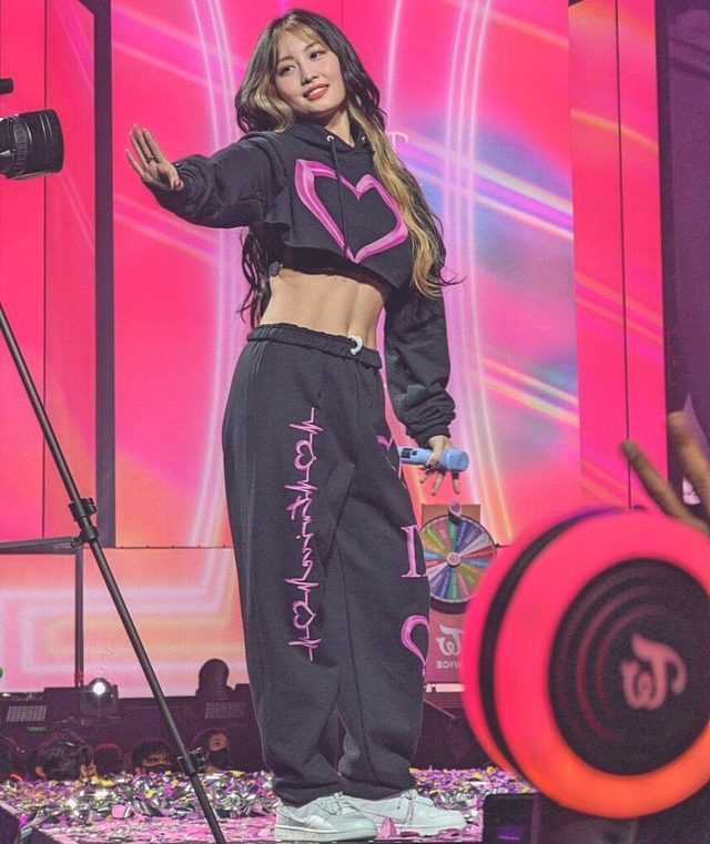 TWICE perform at US