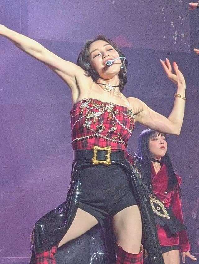 TWICE perform at US