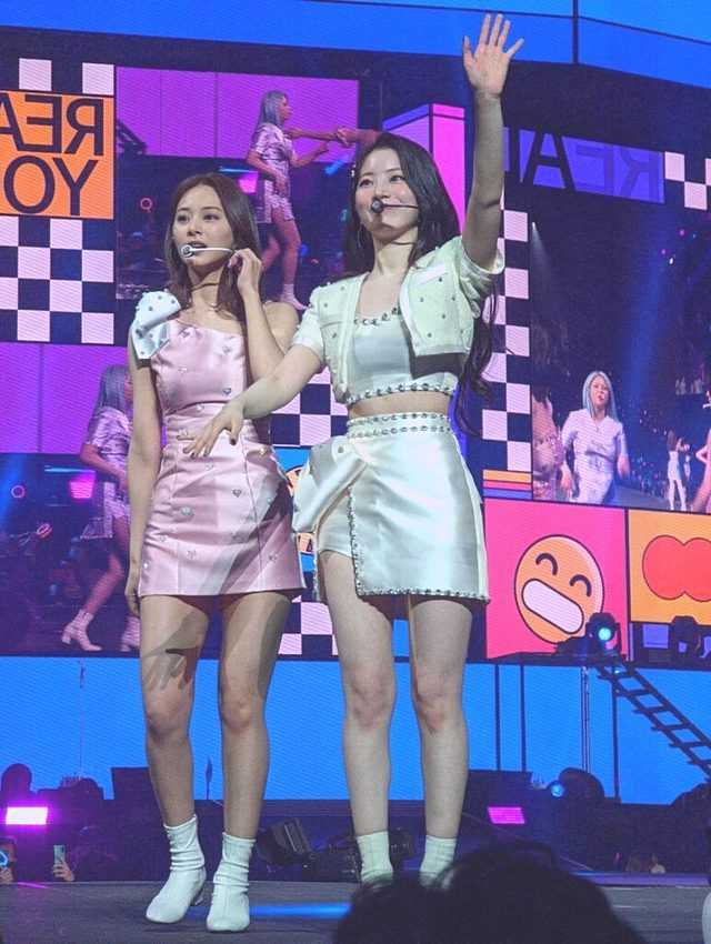 TWICE perform at US