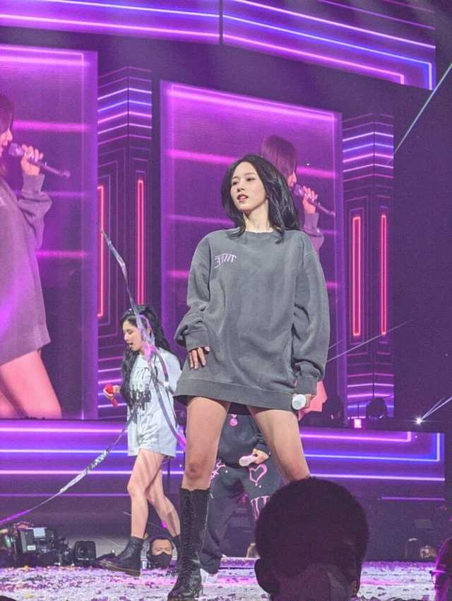 TWICE perform at US