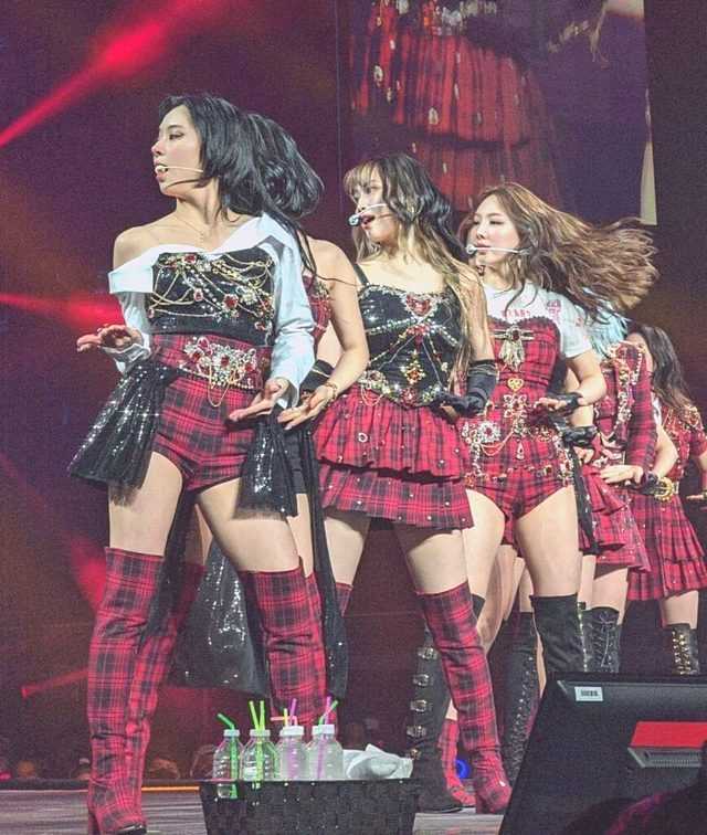 TWICE perform at US