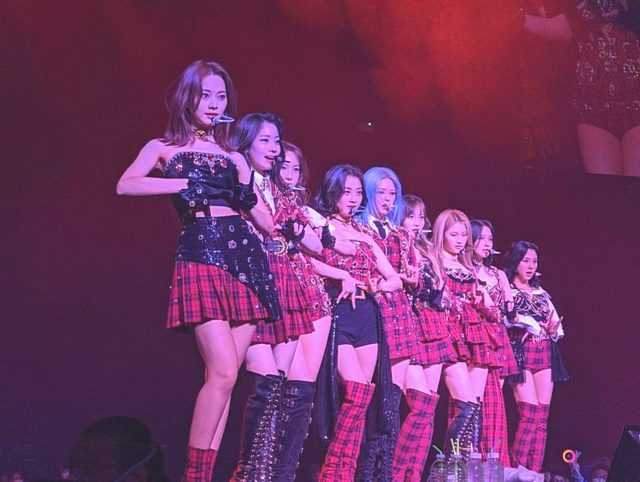 TWICE perform at US
