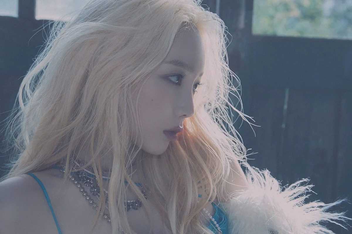 Teaser photos of Taeyeon&#8217;s &#8216;INVU&#8217;