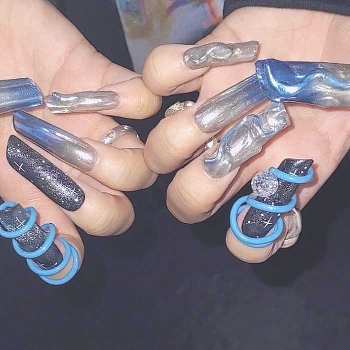 Wow, the nails of female idols are so fierce
