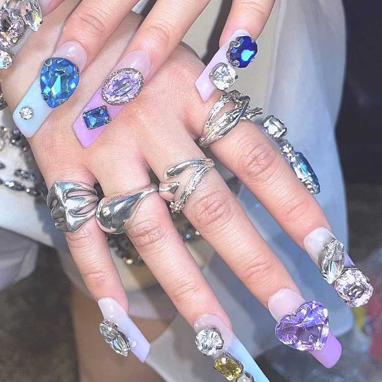 Wow, the nails of female idols are so fierce