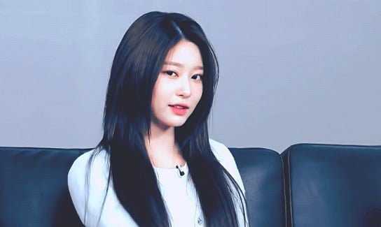 Kim Minju truly has visionary eyes