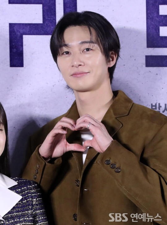 Park Seo Joon asked about the dating rumors when they first appeared