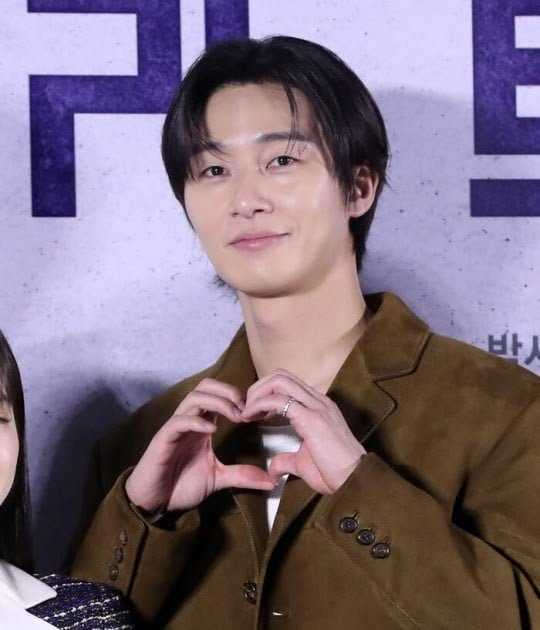 Park Seo Joon asked about the dating rumors when they first appeared