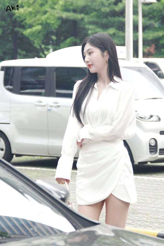 [INSTIZ] Netizens are shocked after seeing Joy back at work