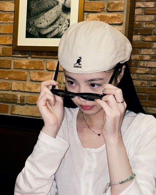 Former (G)I-DLE member Soojin made an Instagram story