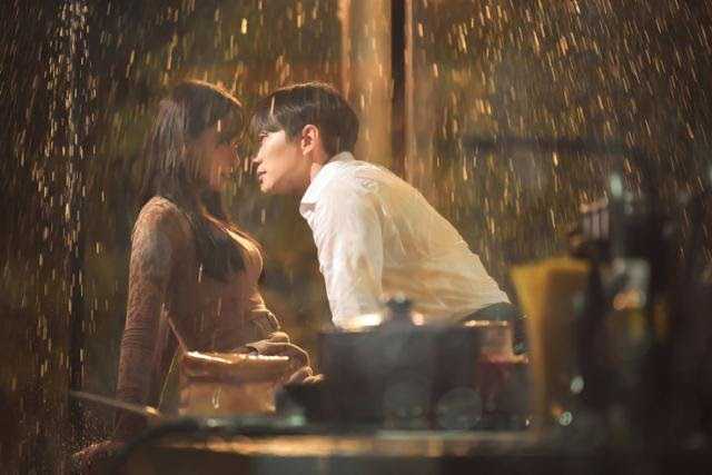 Will there still be a place in 2023 Cinderella chaebol cliches like &#8216;King the Land&#8217;?