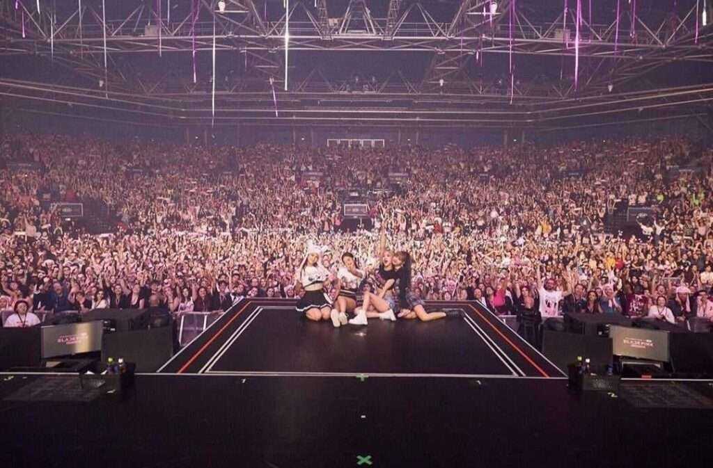 [PANN] The development of the BLACKPINK concert in France (4 years ago vs today)