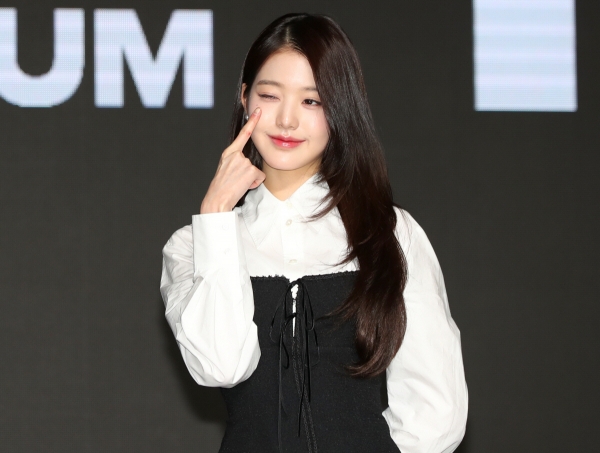 The old rumors about Jang Wonyoung going strong in his career despite serious injuries upset fans and inspired the media.