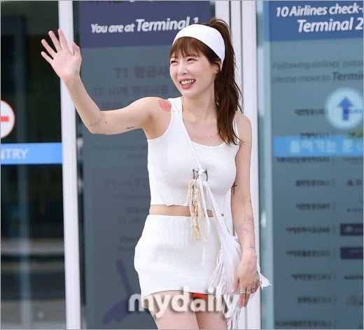 Hyuna performs at water bomb festival in Japan