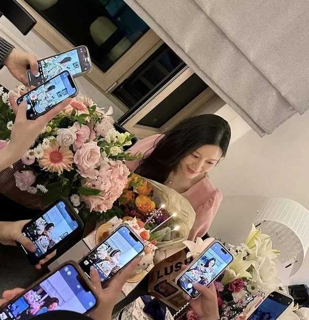 Lee Da In celebrates her birthday - K-pop Netizen